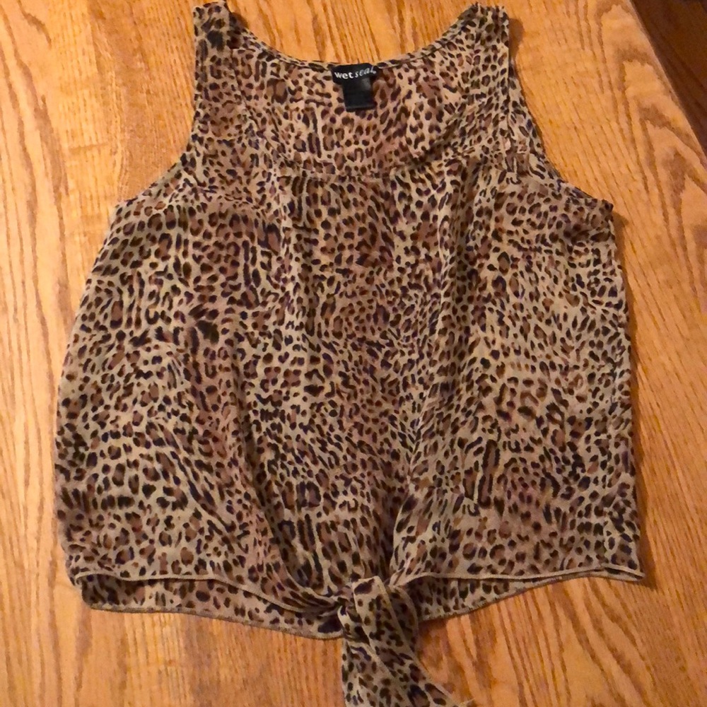 Wetseal sleeveless blouse